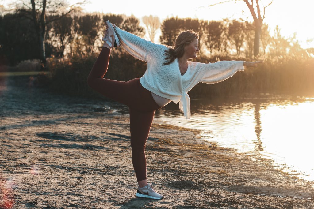 Yoga oefeningen nek en schouders